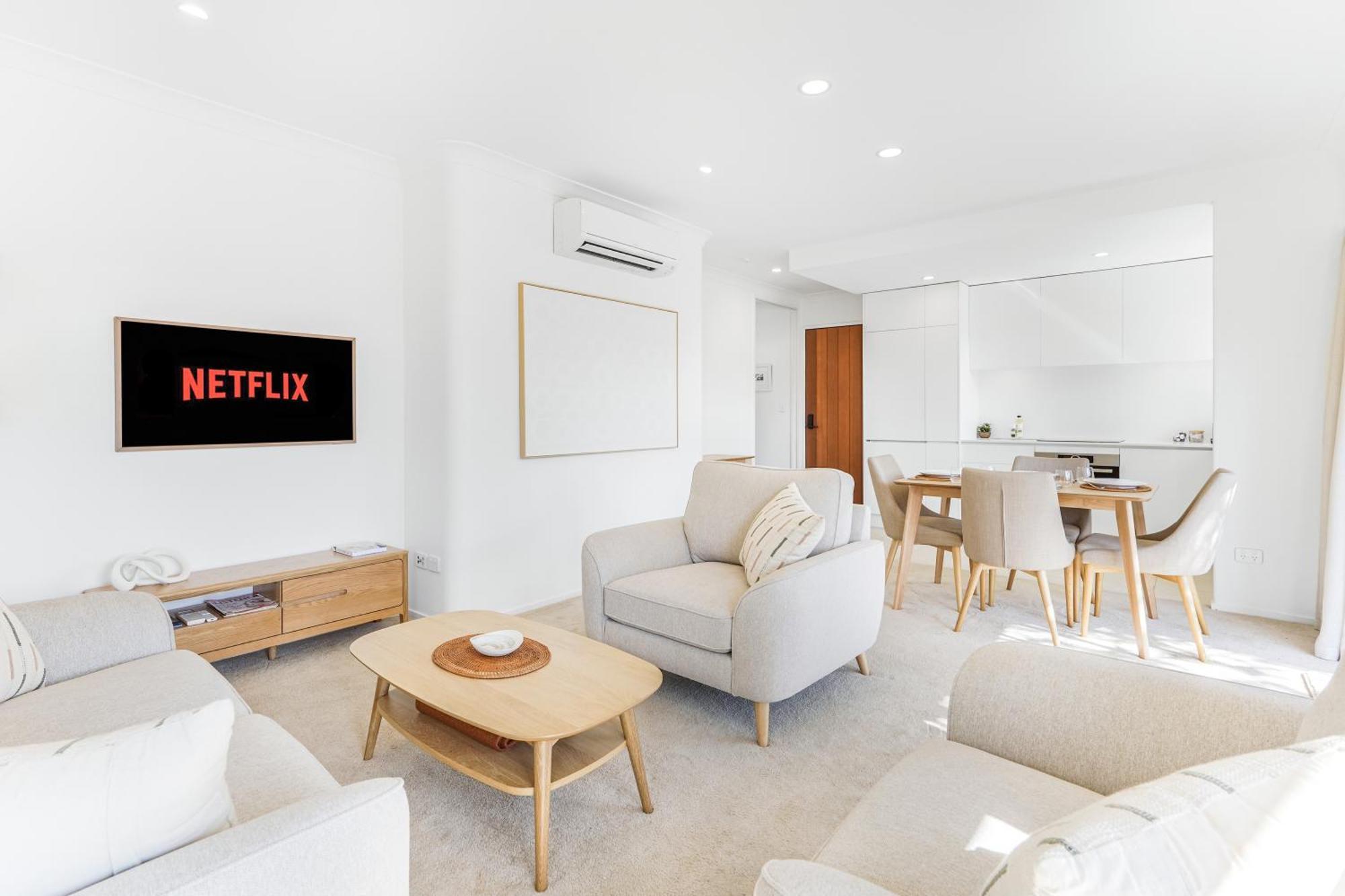 River View Retreat, Luxury & Central - By Kosh Bnb Hamilton Bagian luar foto